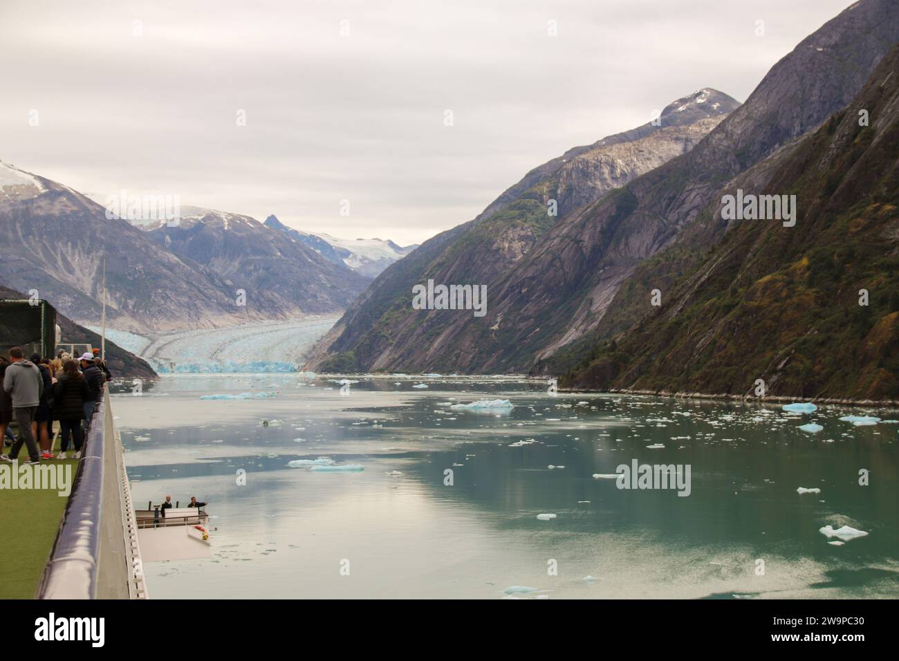 mendenhall-glacier-from-cruise-ship-stock-photo-alamy