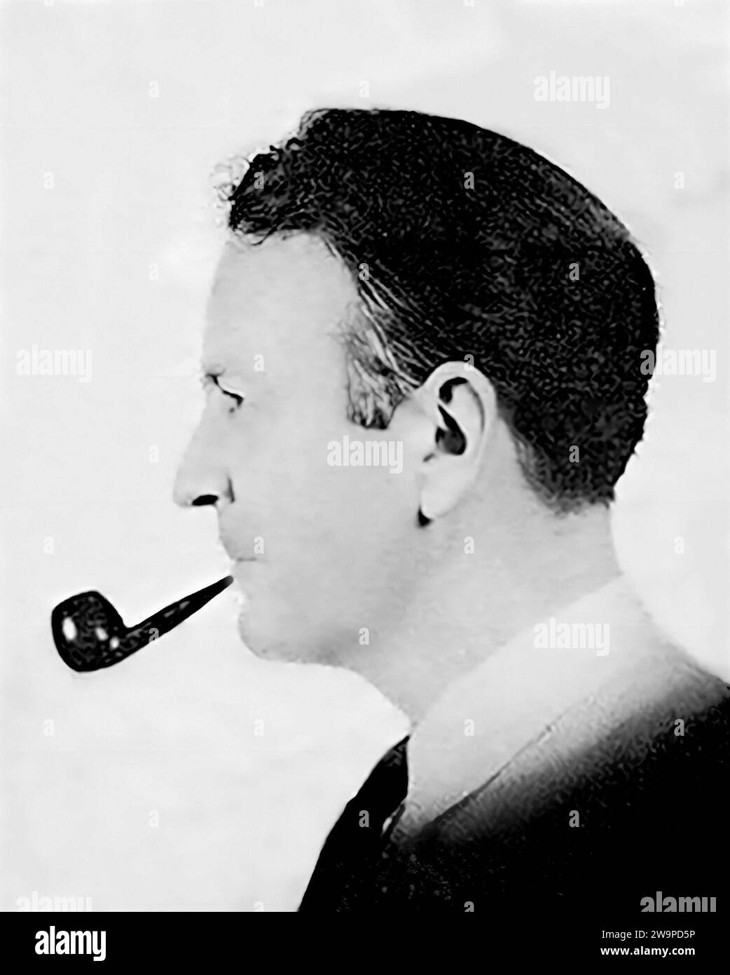 Raymond Chandler. Portrait of the American writer, Raymond Thornton Chandler (1888-1959), c. 1943 Stock Photo