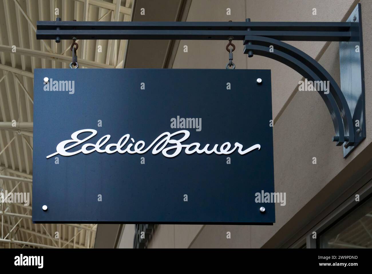 EAGAN, MN, USA DECEMBER 26, 2023 Eddie Bauer store exterior and