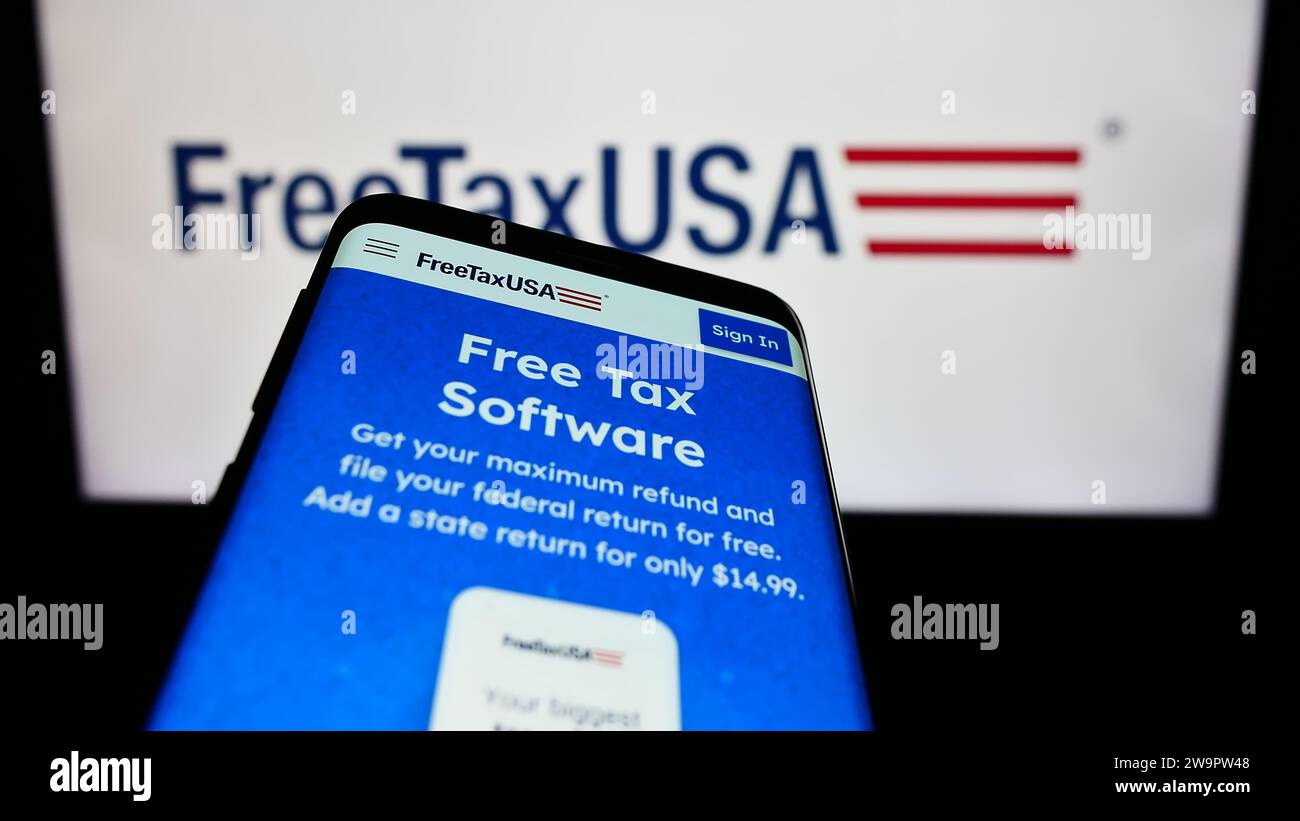 Smartphone with website of US online tax software company FreeTaxUSA in