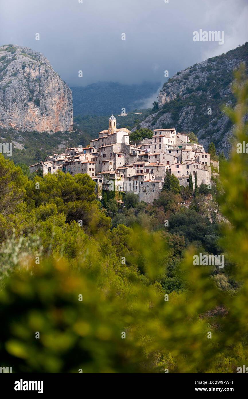 Peillon, mountain village between Monaco and Nice in eastern Provence ...