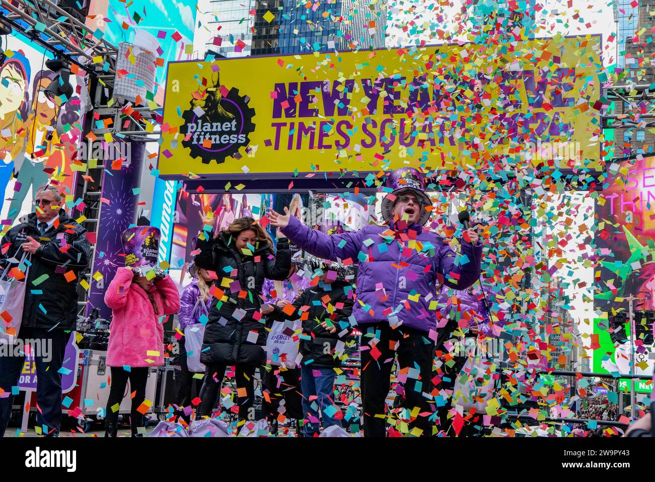 new-york-new-york-usa-29th-dec-2023-new-year-s-eve-organizers-and