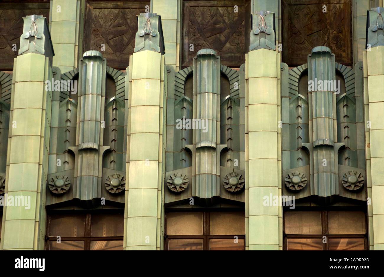 古建築の細部文様 Details of Old Architecture Ornate architectural details on an old building Stock Photo