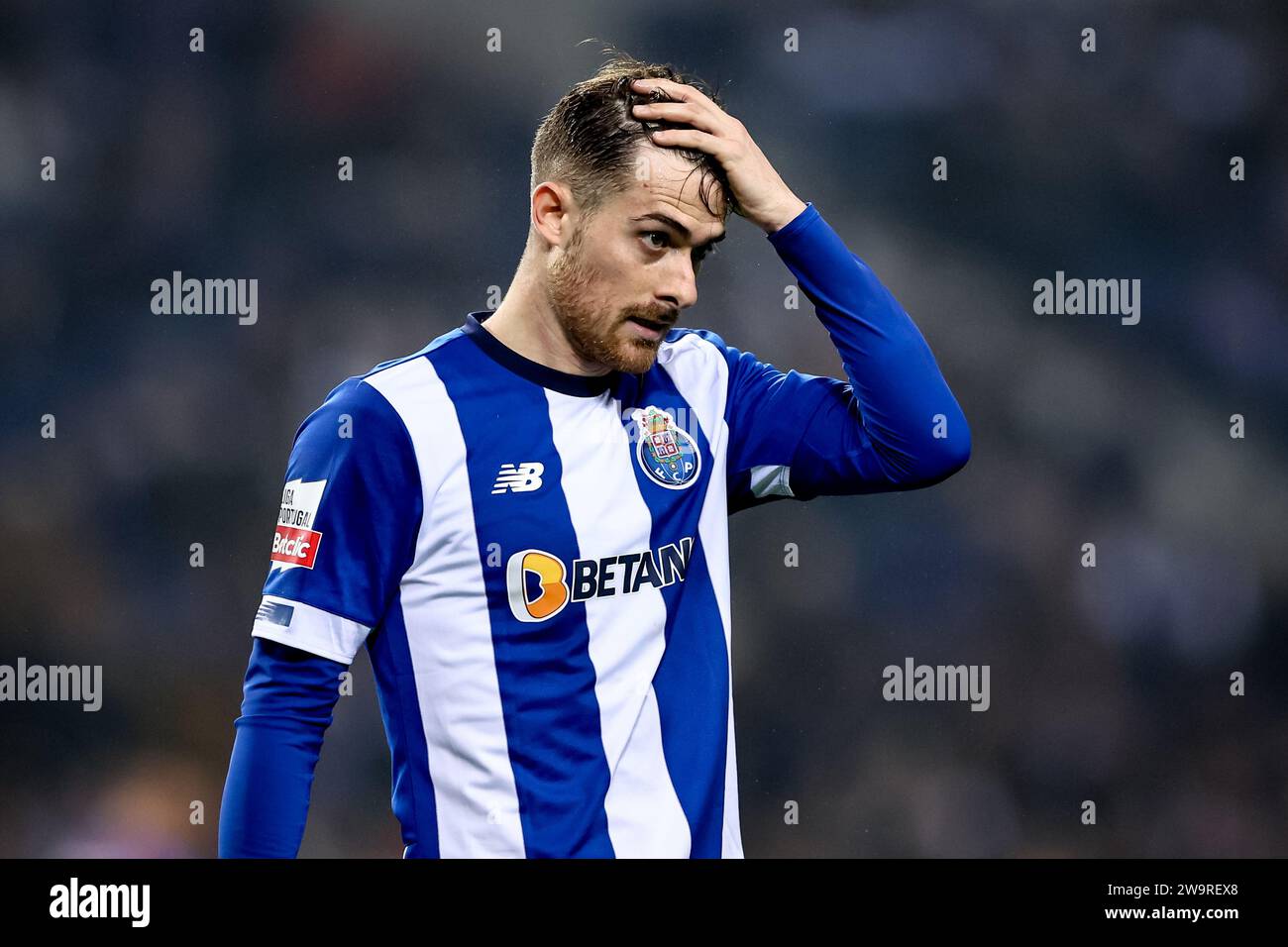 Dragon Stadium, Oporto, Portugal. 29 December, 2023. Pictured left to