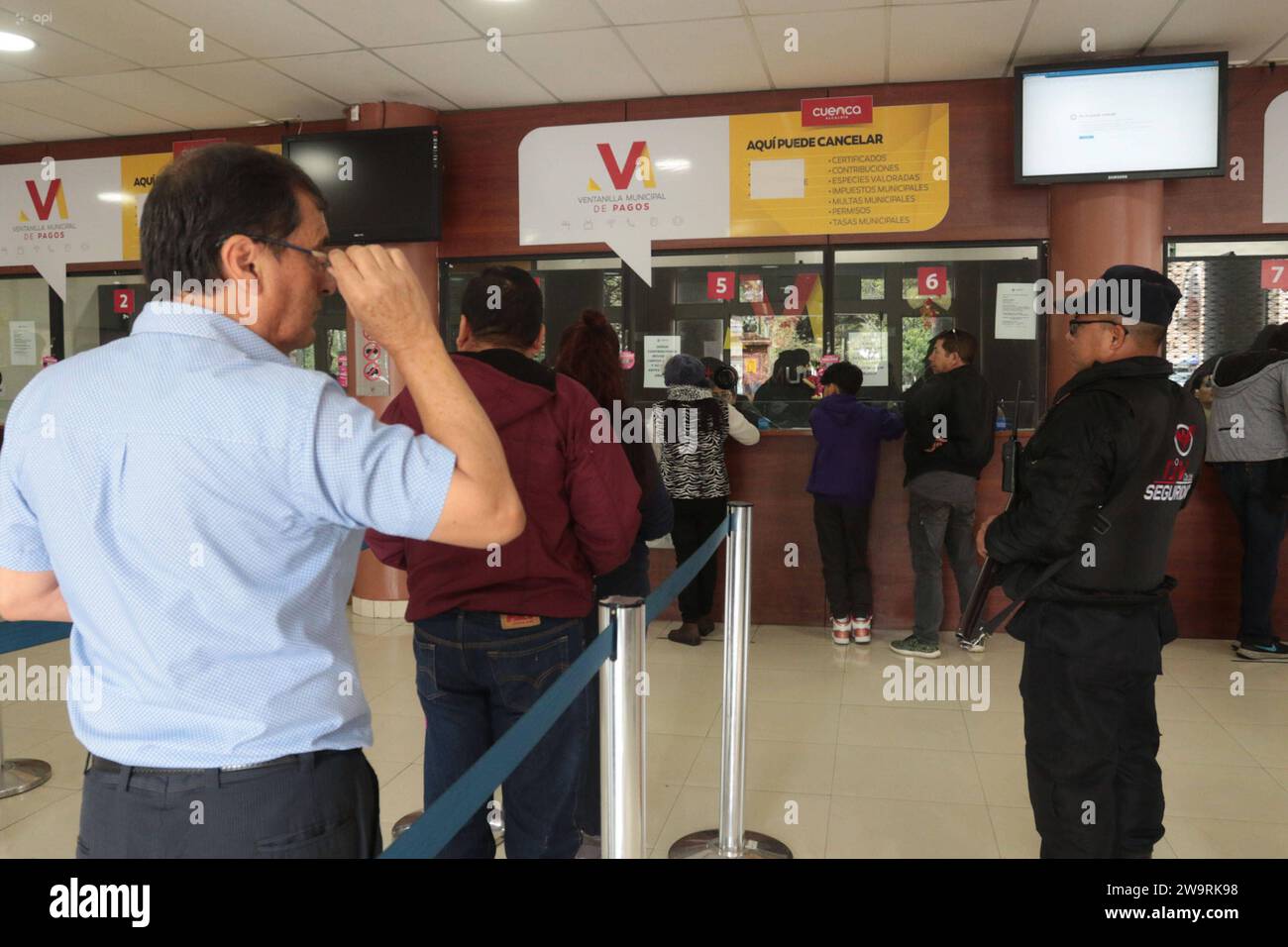 PAGOS PREDIAL CUENCA Cuenca 29 de diciembre 2023. Pago de predios en tesoreria municipal de Cuenca. Este ano 2024 no se realizara el descuento en pago de obras como se hizo anos atras. API CUENCA AZUAY Ecuador SOI-PAGOSPREDIALCUENCA-d6fb1c6d21f85c43a6c170ec8e1e1169 *** PAGOSPREDIAL CUENCA Cuenca December 29, 2023 Payment of properties in the municipal treasury of Cuenca This year 2024 there will be no discount on payment of works as was done years ago API CUENCA AZUAY Ecuador SOI PAGOSPREDIALCUENCA d6fb1c6d21f85c43a6c170ec8e1e1169 Copyright: xAPIx Stock Photo