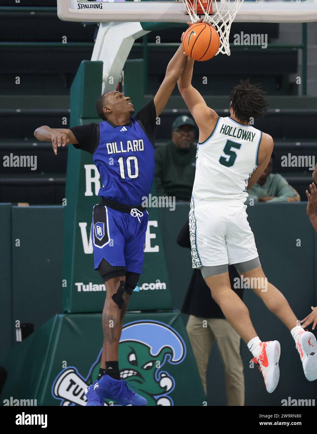 New Orleans, USA. 29th Dec, 2023. Dillard Bleu Devils forward Armond ...