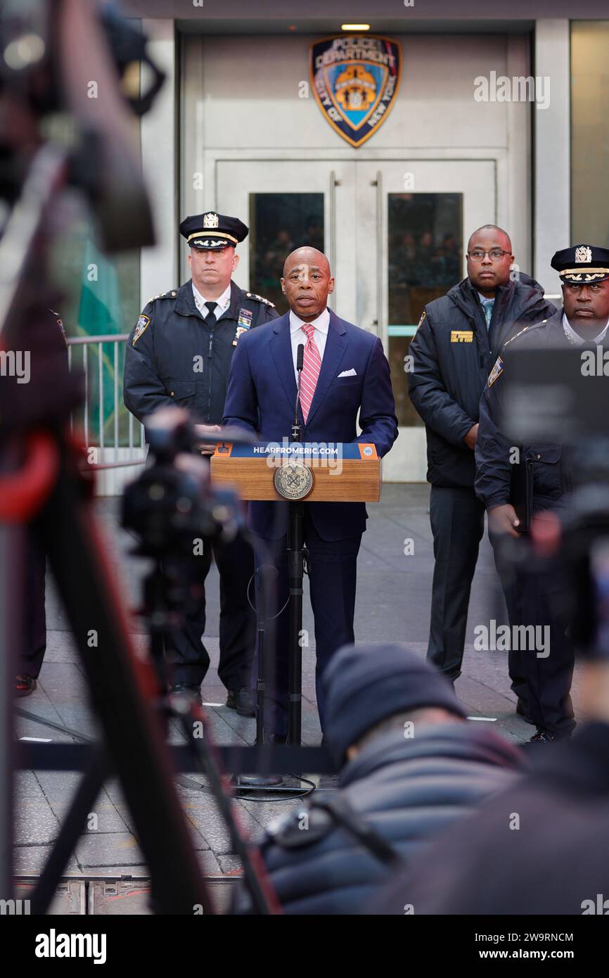 Ny, USA. 29th Dec, 2023. Time Square, New York, USA, December 29, 2023 - Mayor Eric Adams, NYPD Leadership along with members of the Time Square Alliance during the New Years Eve security briefing today in Times Square, New York City. Photo: Luiz Rampelotto/EuropaNewswire.Editorial Use Only. Not for Commercial USAGE! (Credit Image: © Luiz Rampelotto/ZUMA Press Wire) EDITORIAL USAGE ONLY! Not for Commercial USAGE! Stock Photo