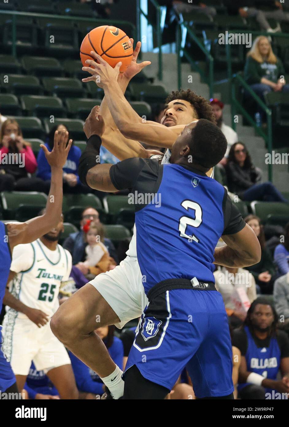 New Orleans, USA. 29th Dec, 2023. Tulane Green Wave forward Collin ...