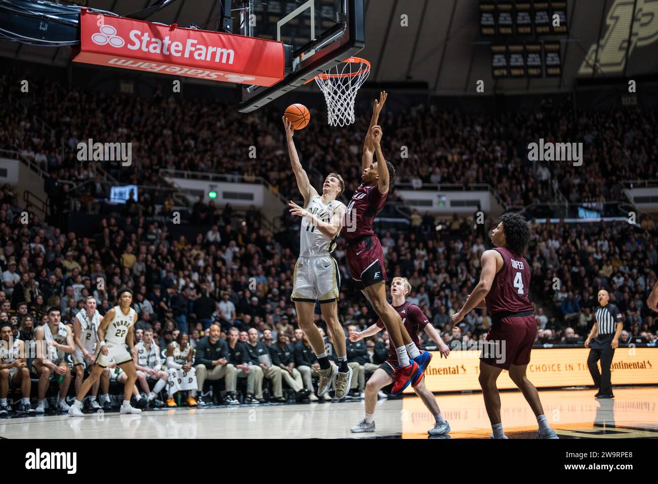 West Lafayette, Indiana, USA. 29th Dec, 2023. Purdue Boilermakers Forward BRIAN WADDELL (11) attempts a layup during the NCAA menÃs basketball game between Eastern Kentucky and the Purdue Boilermakers, Friday, Dec. 29, 2023, at Mackey Arena in West Lafayette, Ind. (Credit Image: © David Wegiel/ZUMA Press Wire) EDITORIAL USAGE ONLY! Not for Commercial USAGE! Stock Photo