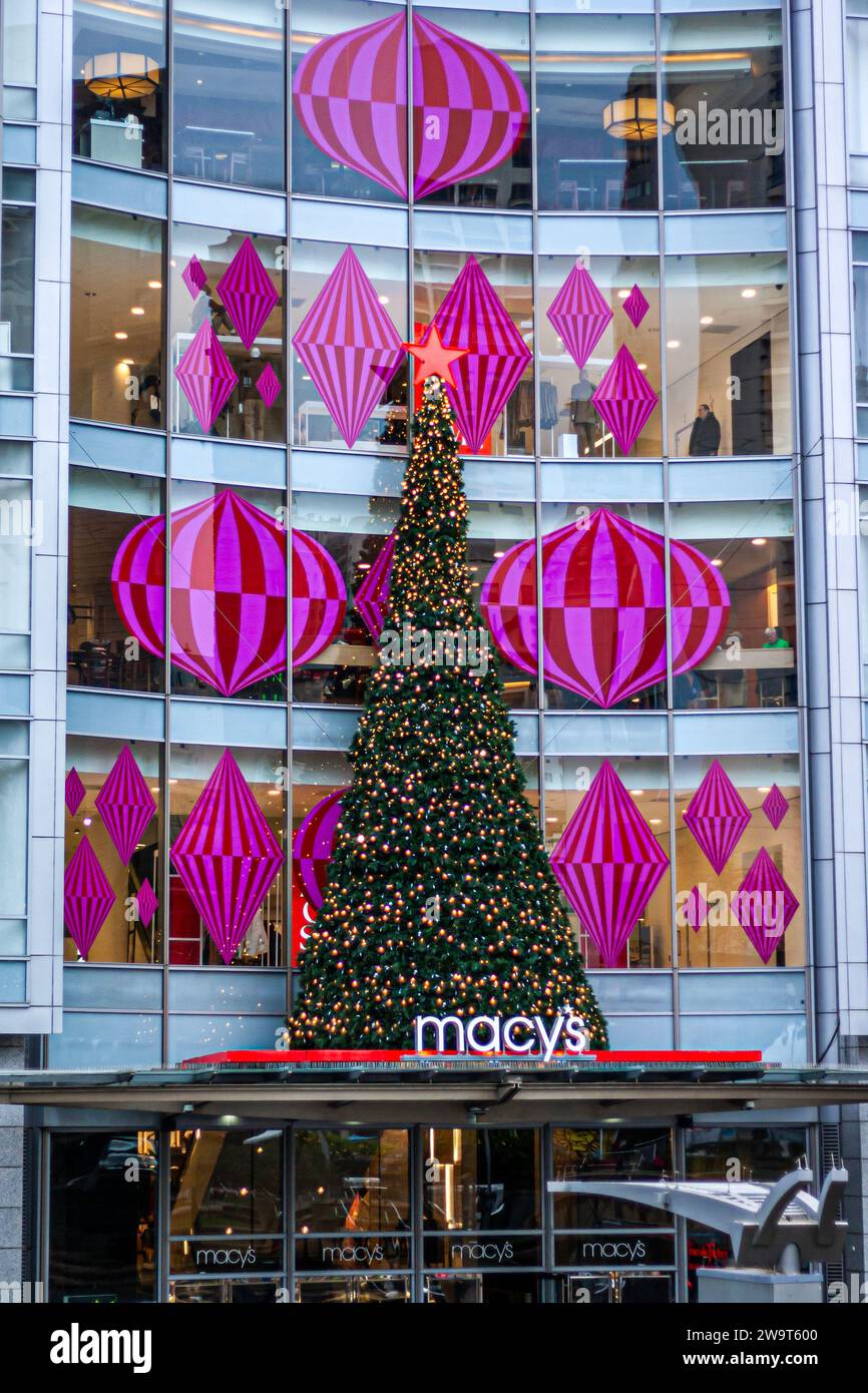 Christmas tree outside Macy's in Union Square, San Francisco, California, United States, department store decorated for Christmastime Stock Photo