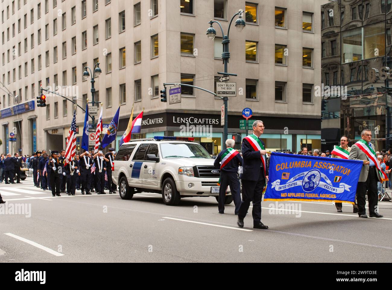 Parade 5th avenue hi-res stock photography and images - Alamy