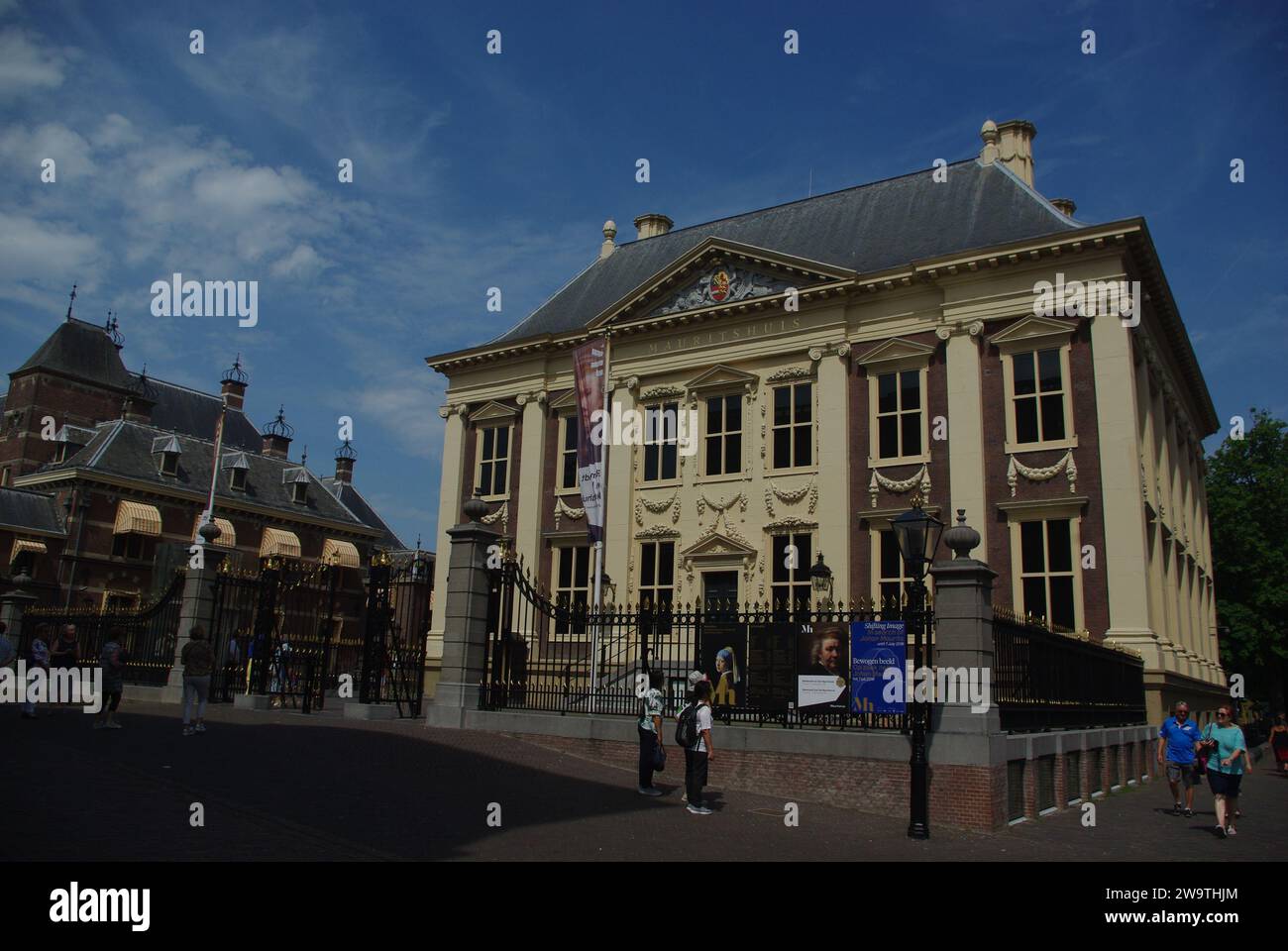 The Mauritshuis art gallery housing Vermeer's 'Girl with a Pearl Earring' at The Hague, Netherlands Stock Photo