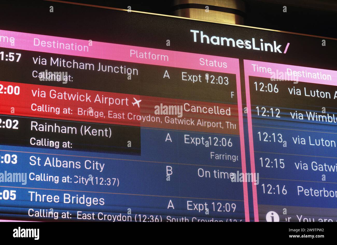 London, UK, 30th December 2023. Several Thamelsink services are cancelled over the weekend at St Pancras station, due to staff shortages.  Holiday journeys to Luton and Gatwick airports are affected with trains that are running busier than usual. Credit : Monica Wells/Alamy Live News Stock Photo