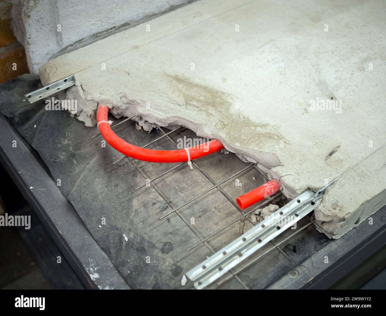 Sample installation of a waterheated floor system Stock Photo Alamy