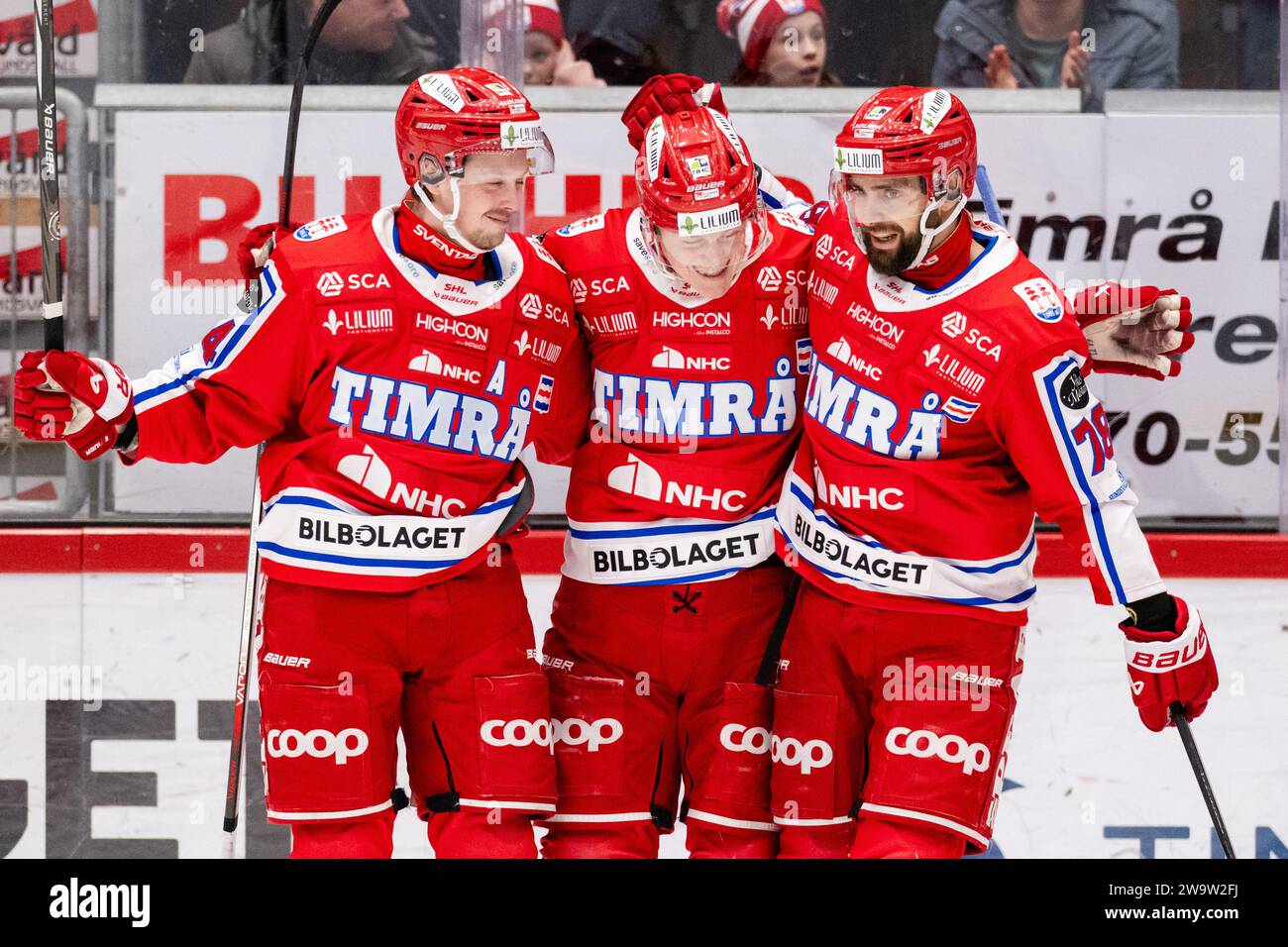 Axel Rindell 231230 Timrås Axel Rindell jublar med Jonathan Dahlén och Robin Hanzl ...