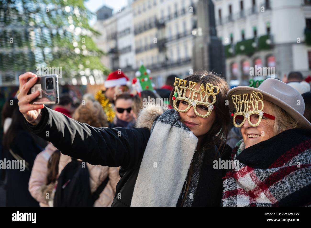 Madrid, Spain. 30th Dec, 2023. People gathering at Puerta del Sol to