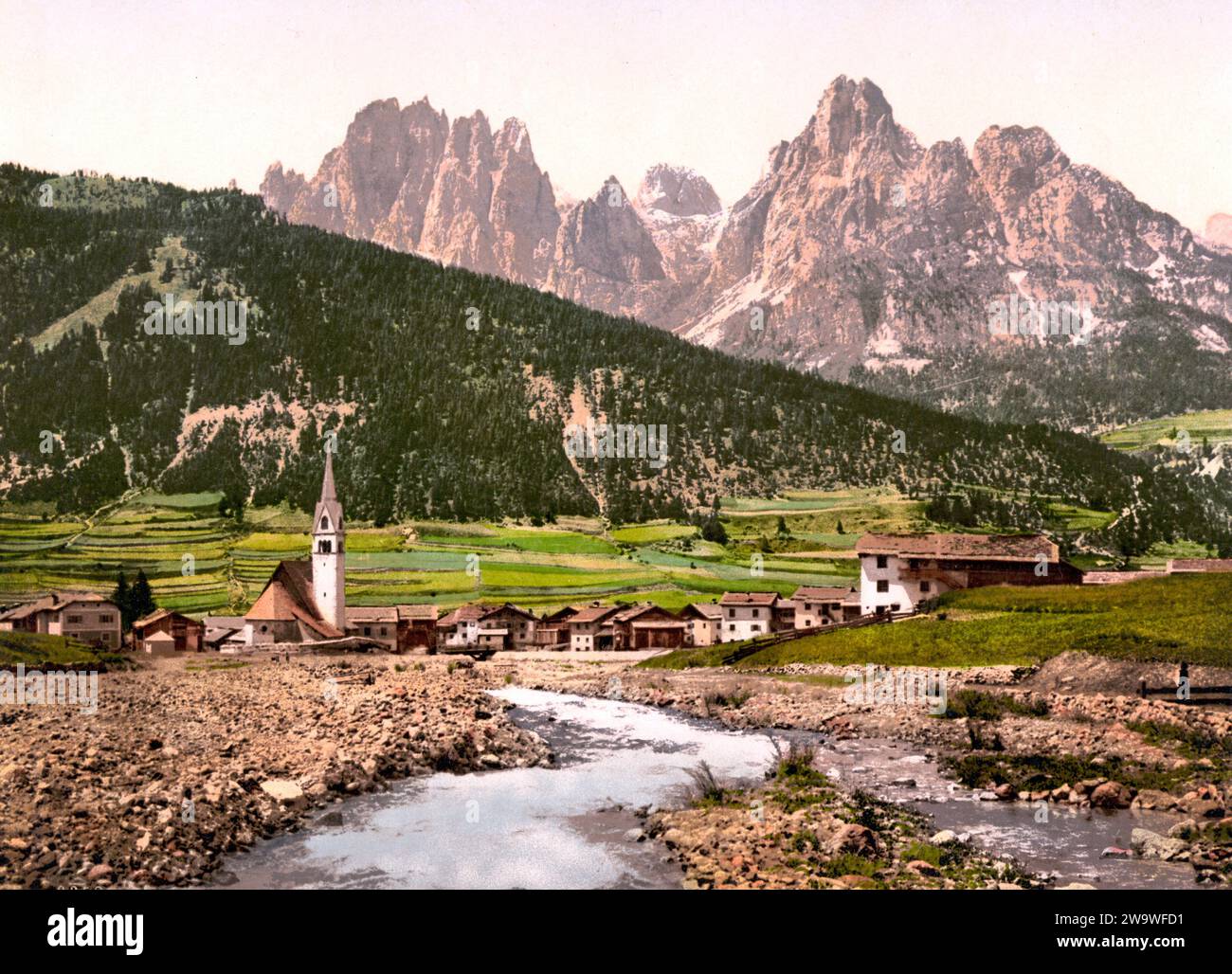 Das Fassatal St Nikolai Und Die Berge Des Rosengartens Tirol das-fassatal-st-nikolai-und-die-berge-des-rosengartens-tirol