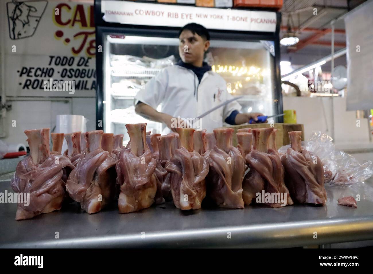 Non Exclusive December 28, 2023, Mexico City, Mexico Tenants sell