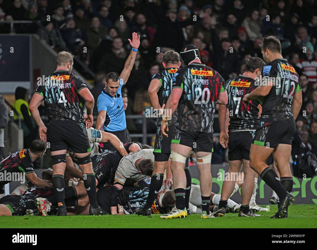 Twickenham Stadium, London, UK. 30th Dec, 2023. Gallagher Premiership Rugby, Harlequins versus Gloucester; referee Adam Leal indicates a try to George McGuigan of Gloucester in 51st minute for 22-12 Credit: Action Plus Sports/Alamy Live News Stock Photo