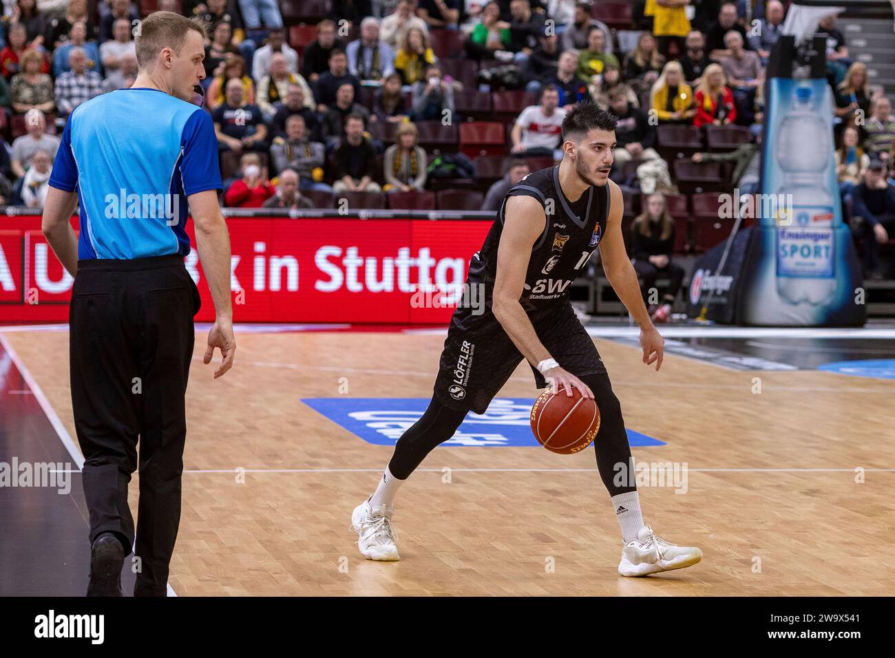 Kalaitzakis (Tigers Tuebingen, 16) GER, MHP Riesen