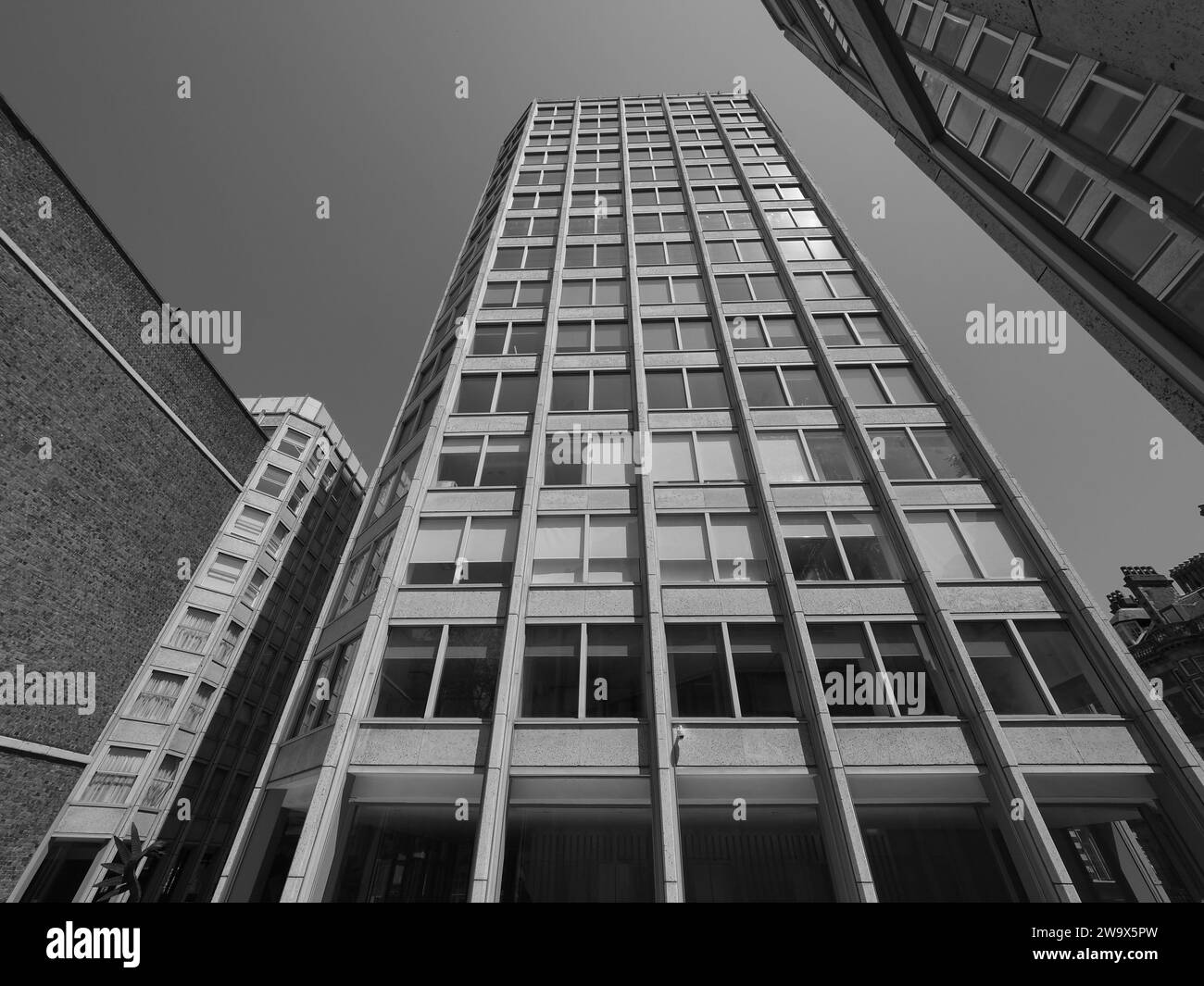 The Economist Building Iconic New Brutalist Architecture In Black And ...