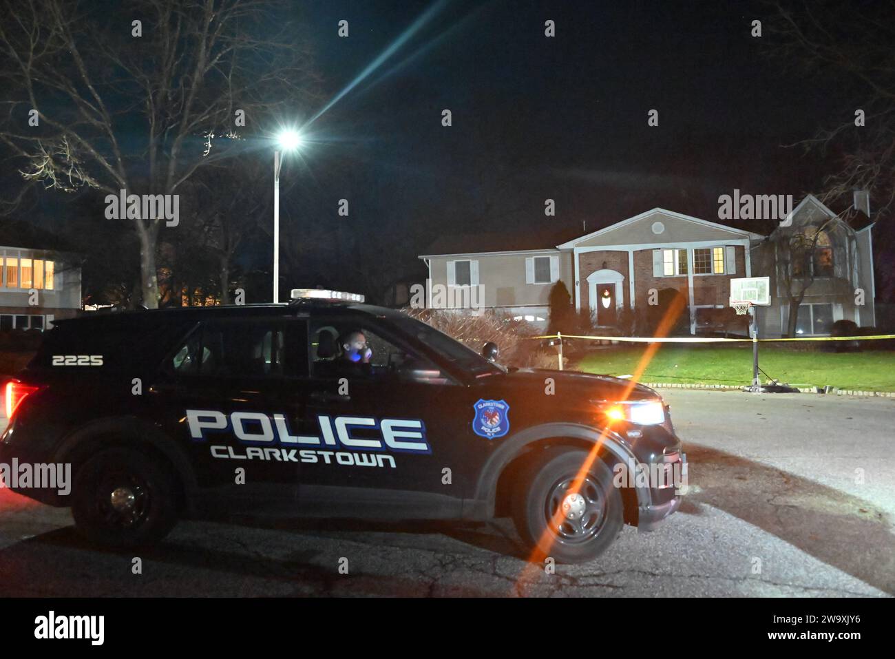 New York, United States. 30th Dec, 2023. Authorities secure the crime scene. Murder-suicide at a home in New City, New York, United States on December 30, 2023. Four family members were found dead in a Rockland County, New York home Saturday in an apparent murder-suicide. 49-year-old Watson Morgan shot and killed his wife, 43-year-old Ornela Morgan and sons ages 10-years-old and 12-years-old then shot and killed himself. Credit: SOPA Images Limited/Alamy Live News Stock Photo