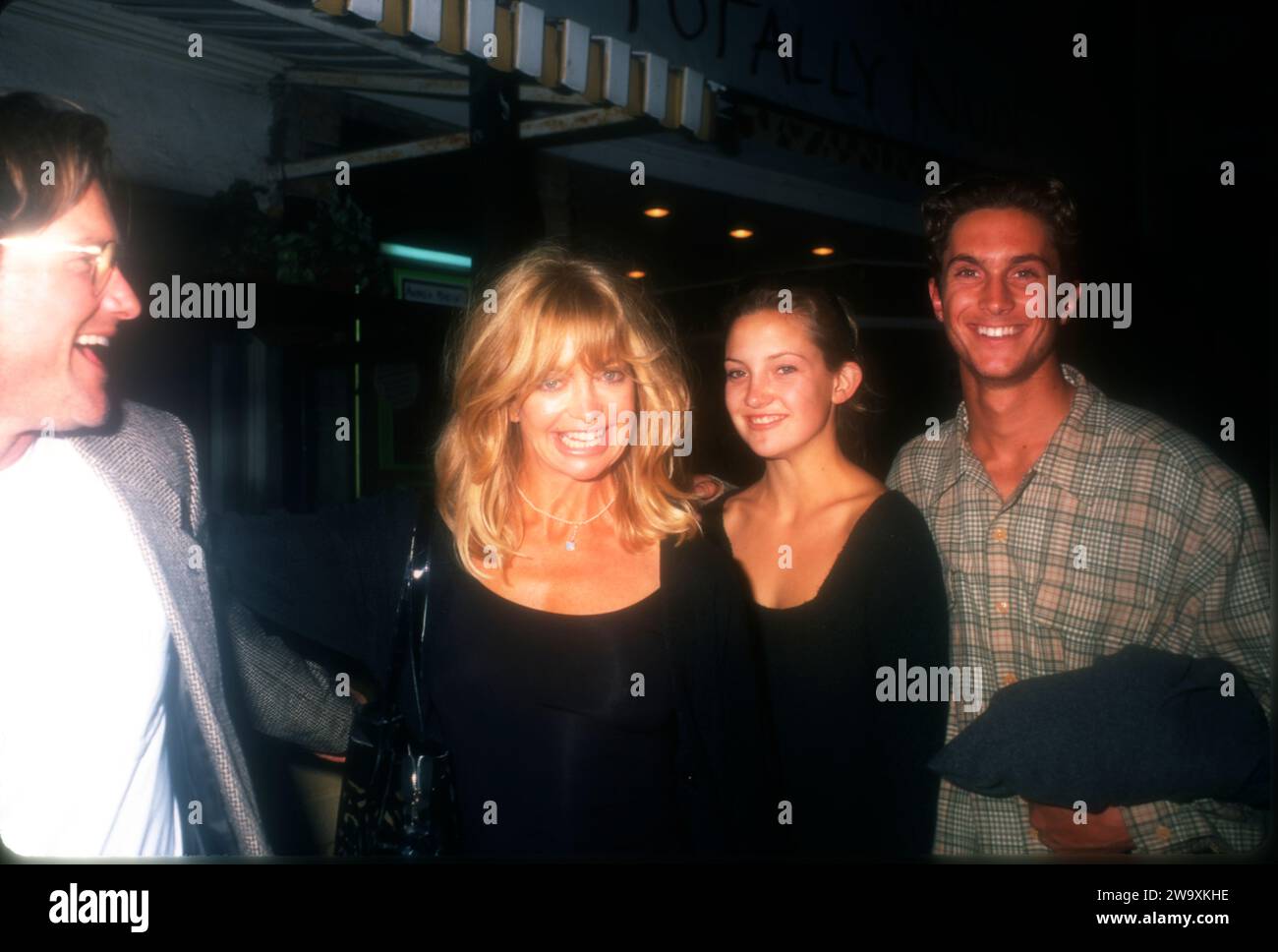 Los Angeles, California, USA 13th October 1996 (Exclusive) Actor Kurt Russell, Actress Goldie Hawn, daughter Actress Kate Hudson and son Actor Oliver Hudson on October 13, 1996 in Los Angeles, California, USA. Photo by Barry King/Alamy Stock Photo Stock Photo