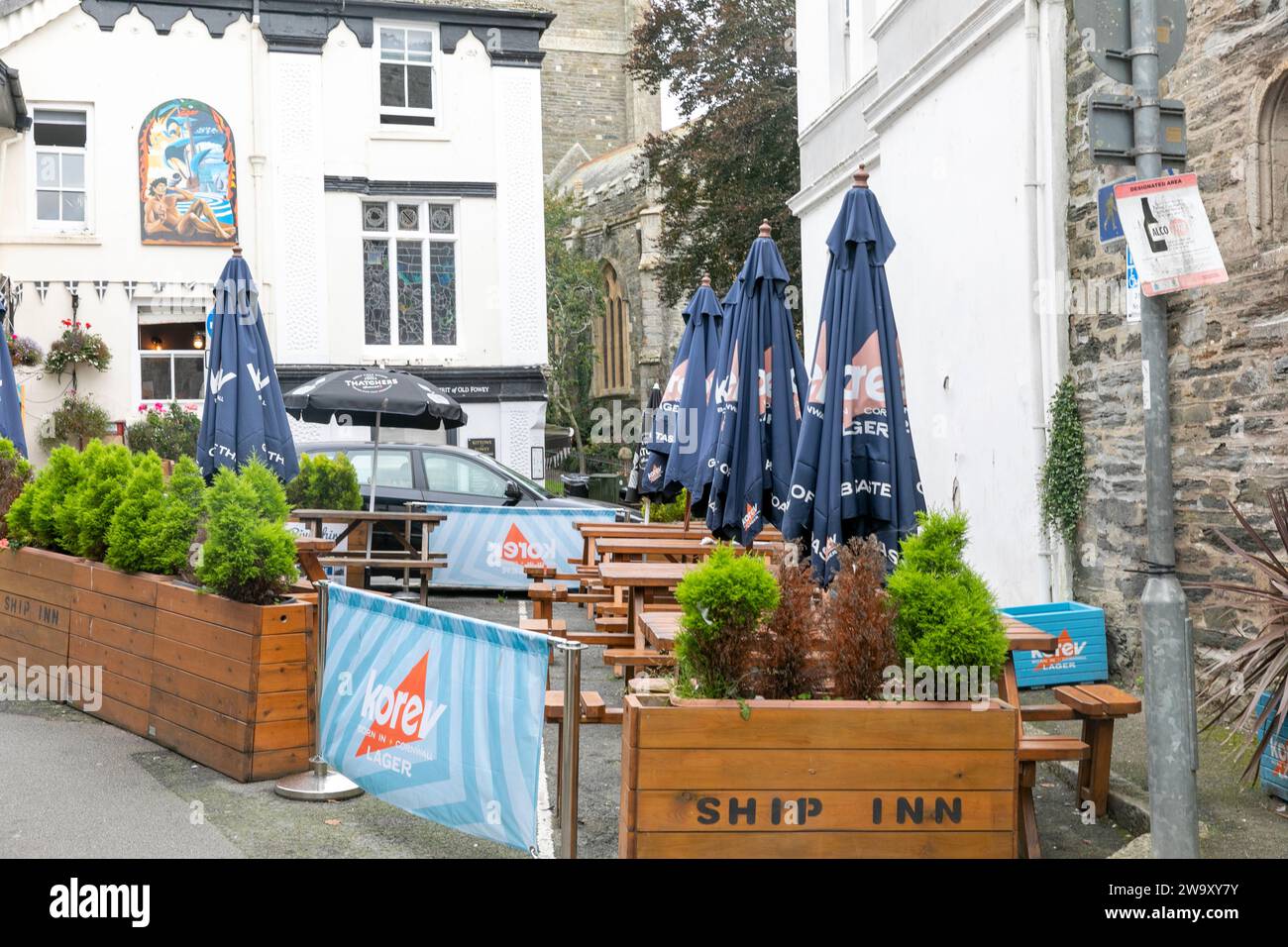 Fowey in Cornwall, a port fishing town on the south coast of England, the Ship Inn is the oldest pub in Fowey,England,UK Stock Photo