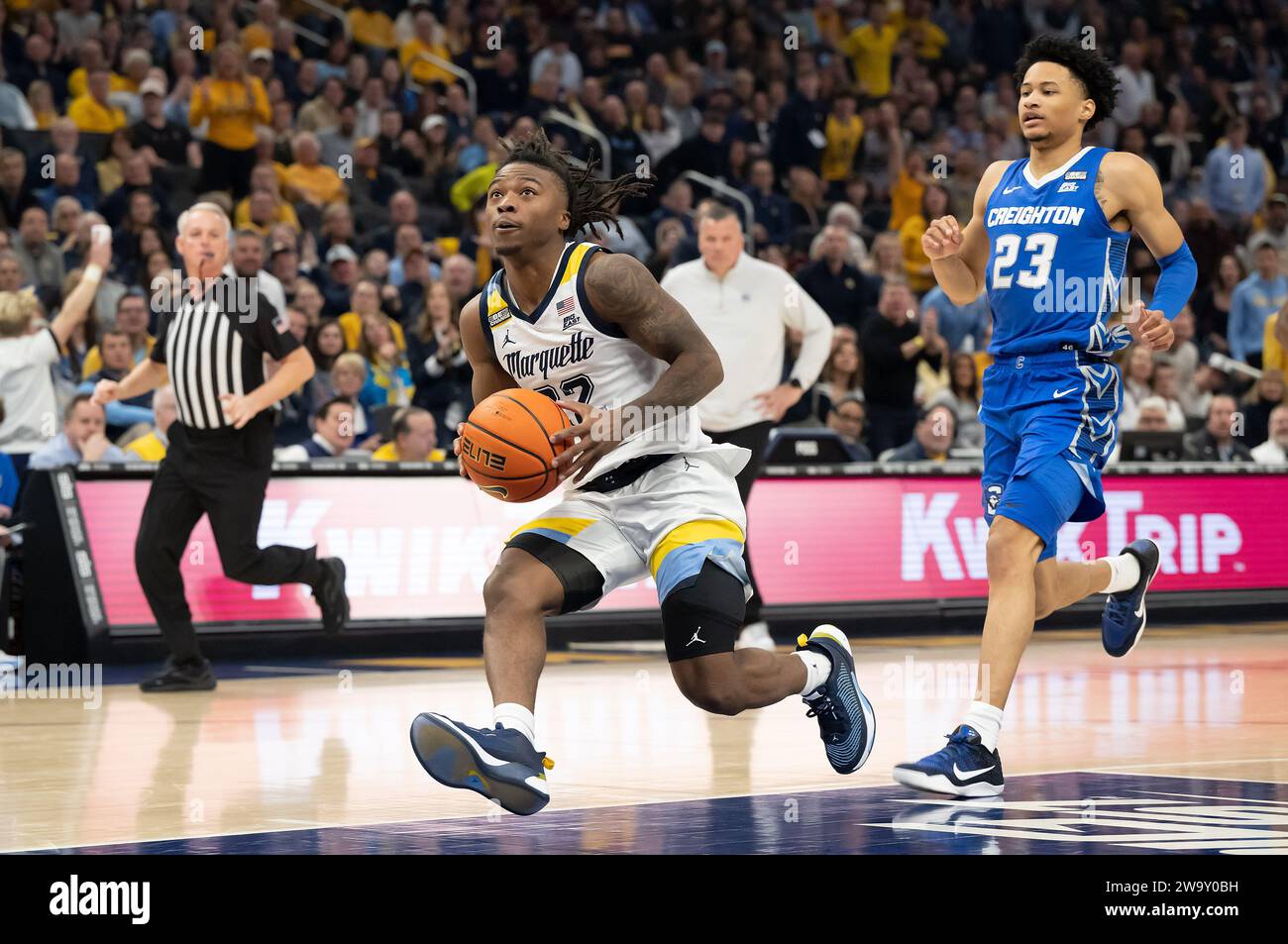 Milwaukee, WI, USA. 30th Dec, 2023. Marquette Golden Eagles guard Sean