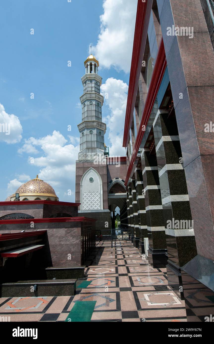Minaret, Dian Al-Mahri Mosque, also known as Golden Dome Mosque, Depok, Jakarta, West Java, Indonesia Stock Photo