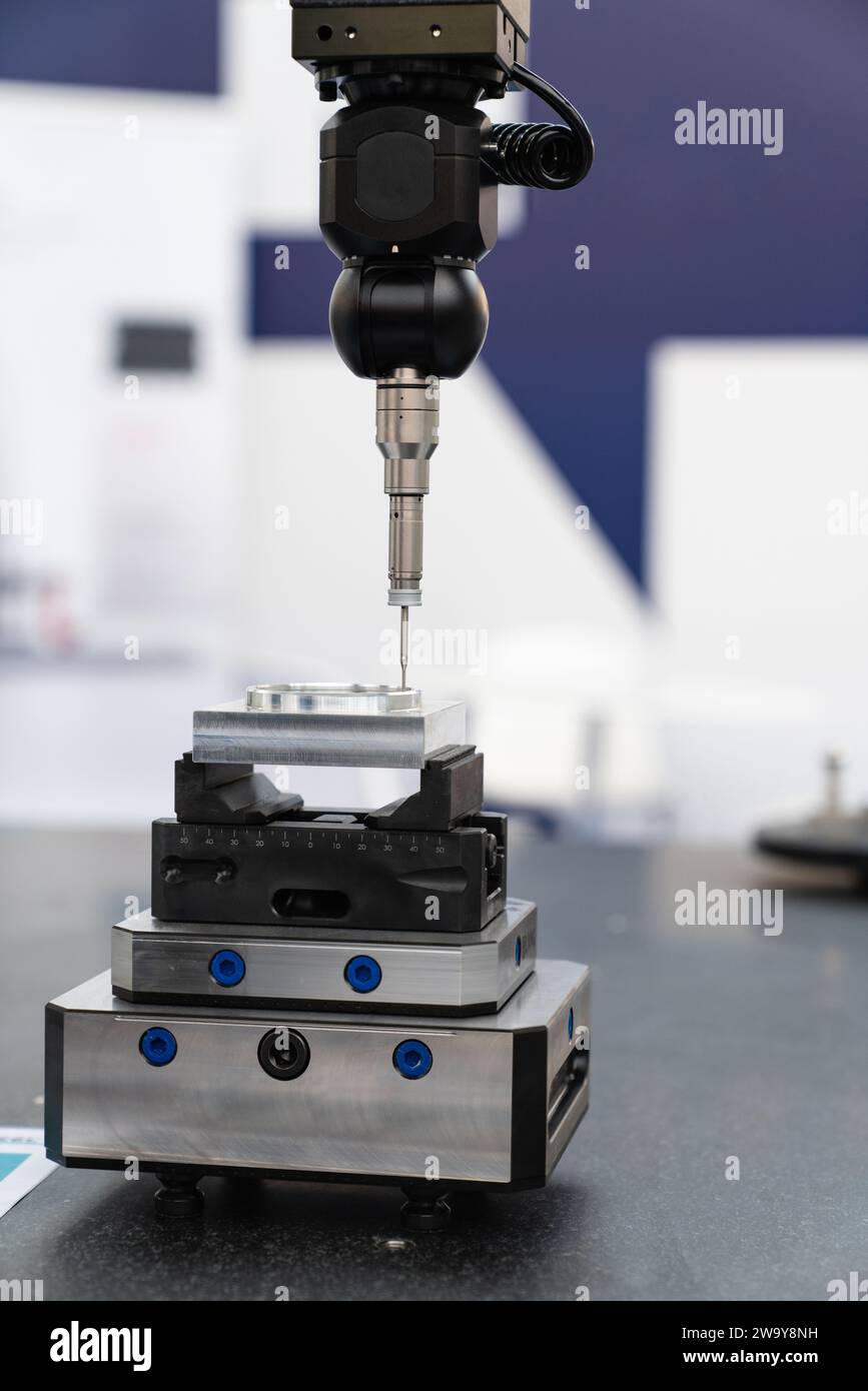 Factory Detect Automated defect detection hi-res stock photography and images - Alamy