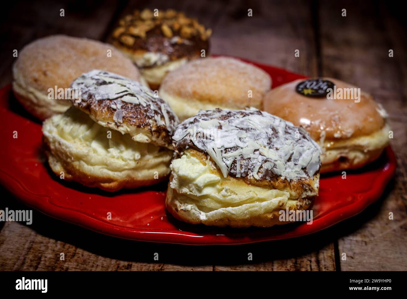 Teller mit Berliner Pfannkuchen, Berliner, Berliner Ballen, Kreppel ...
