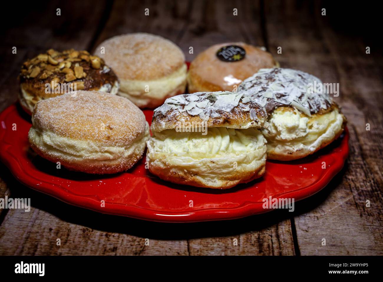 Teller mit Berliner Pfannkuchen, Berliner, Berliner Ballen, Kreppel ...
