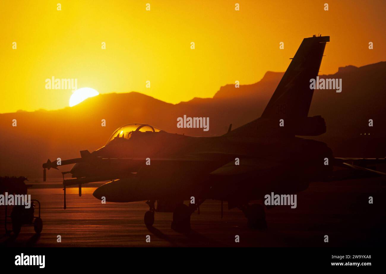 Cockpitkanzel hires stock photography and images Alamy