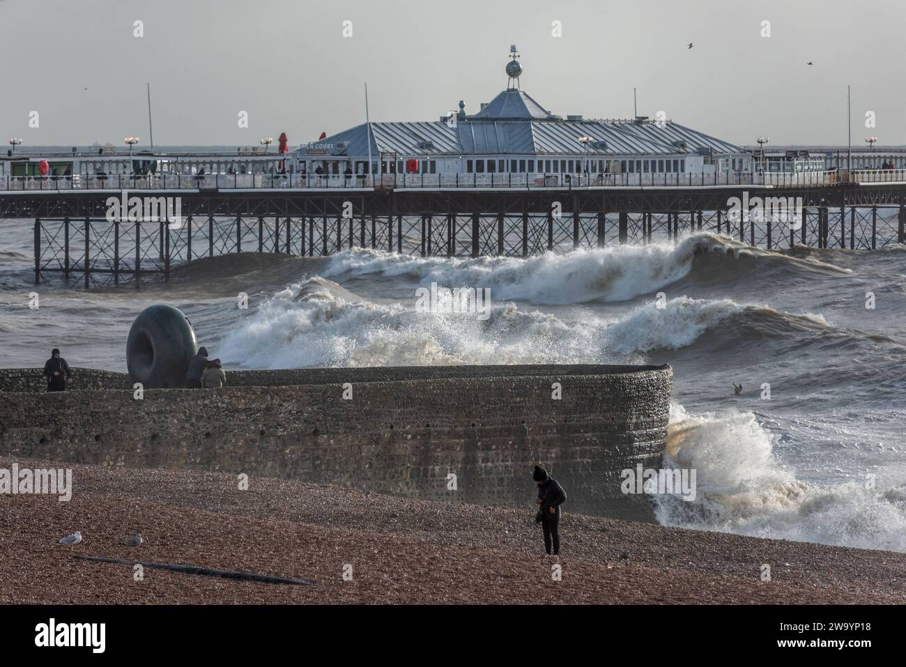 Brighton, December 31st 2023: Storms battering the seafront at Brighton this morning Credit: Andrew Hasson/Alamy Live News Stock Photo