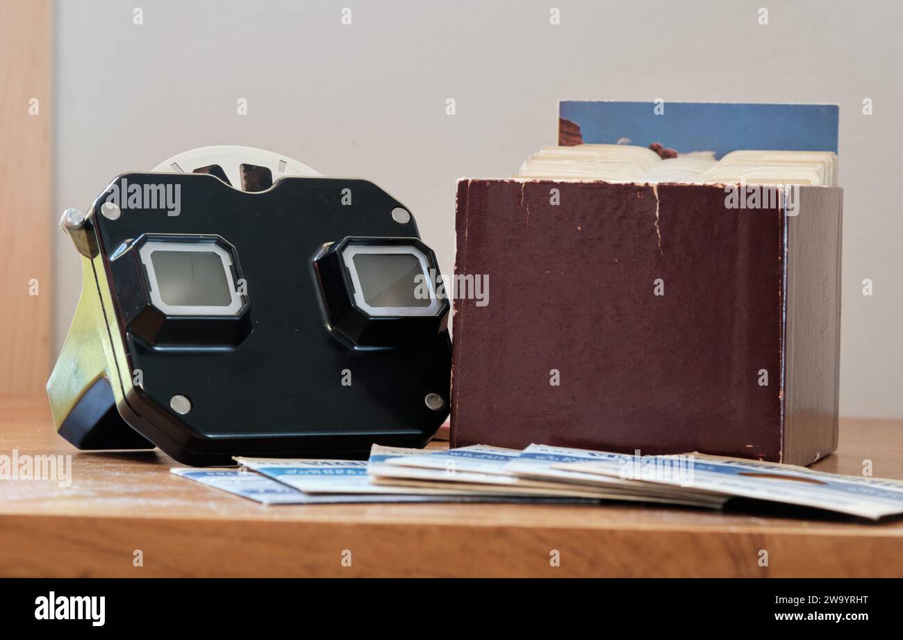 vintage black viewmaster with a box of More wonders of the world reels slides. Stock Photo