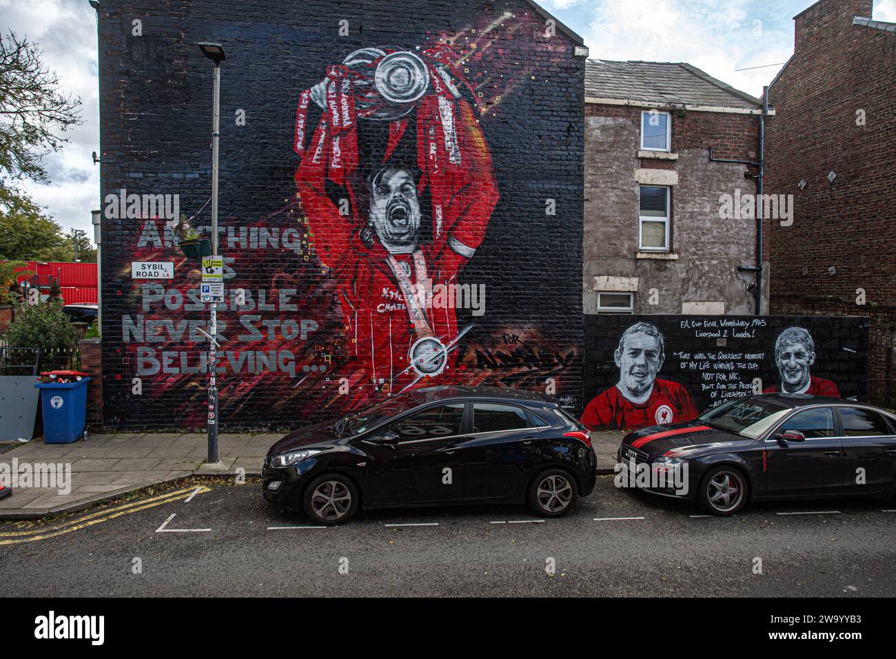 Mural of Jordan Henderson holding Premier League trophy on Sybil Road. Stock Photo