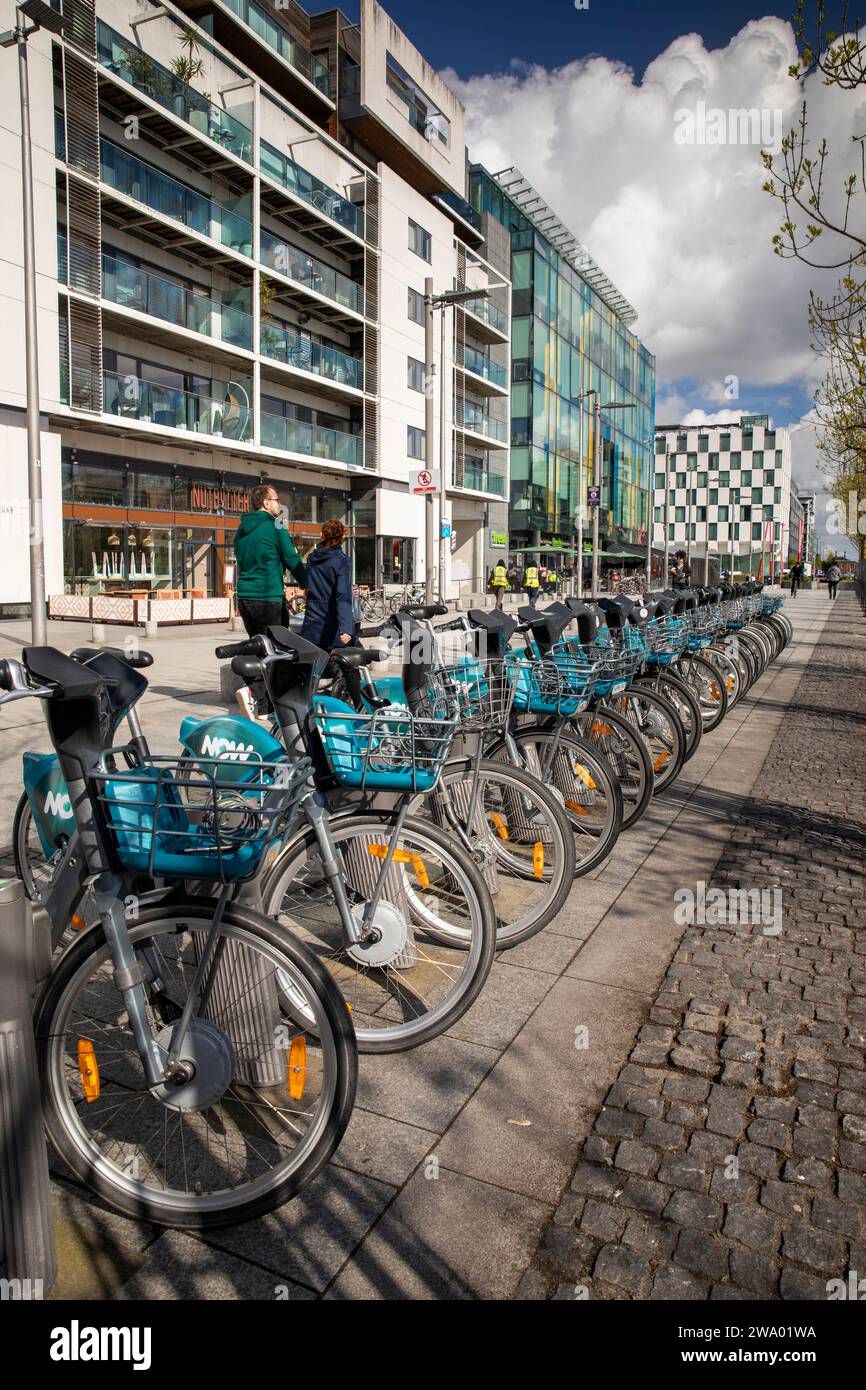 Ireland, Dublin, Grand Canal Basin, Gallery Quay, NOW Dublinbikes rental bicycles Stock Photo