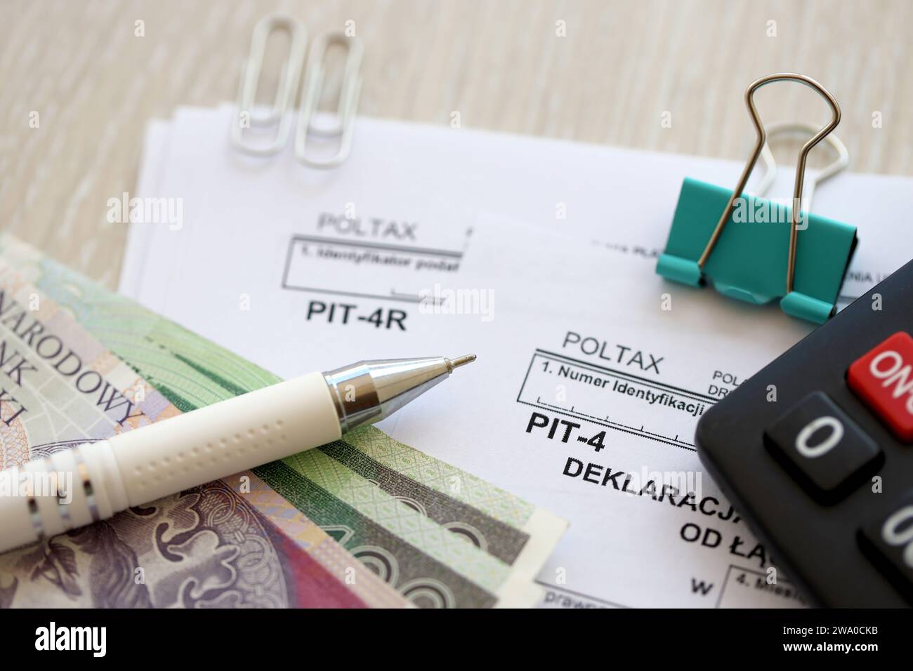 Annual declaration of tax advances, PIT4R form on accountant