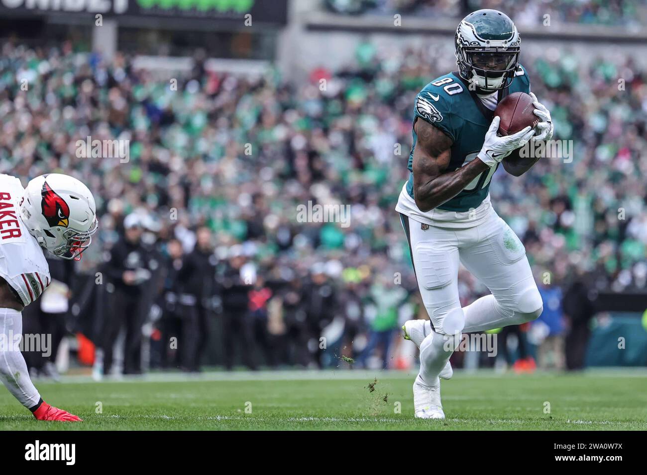Philadelphia, PA, USA. 31st Dec, 2023. Philadelphia Eagles wide receiver JULIO JONES (80) in action during a week 17 game between the Philadelphia Eagles and the Arizona Cardinals Sunday, DEC 31, 2023; at Lincoln financial Field in Philadelphia, PA. (Credit Image: © Saquan Stimpson/ZUMA Press Wire) EDITORIAL USAGE ONLY! Not for Commercial USAGE! Credit: ZUMA Press, Inc./Alamy Live News Stock Photo
