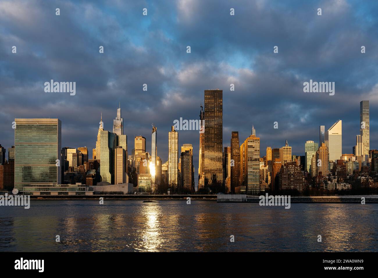 Early morning view of Midtown Manhattan East from Long Island City Stock Photo