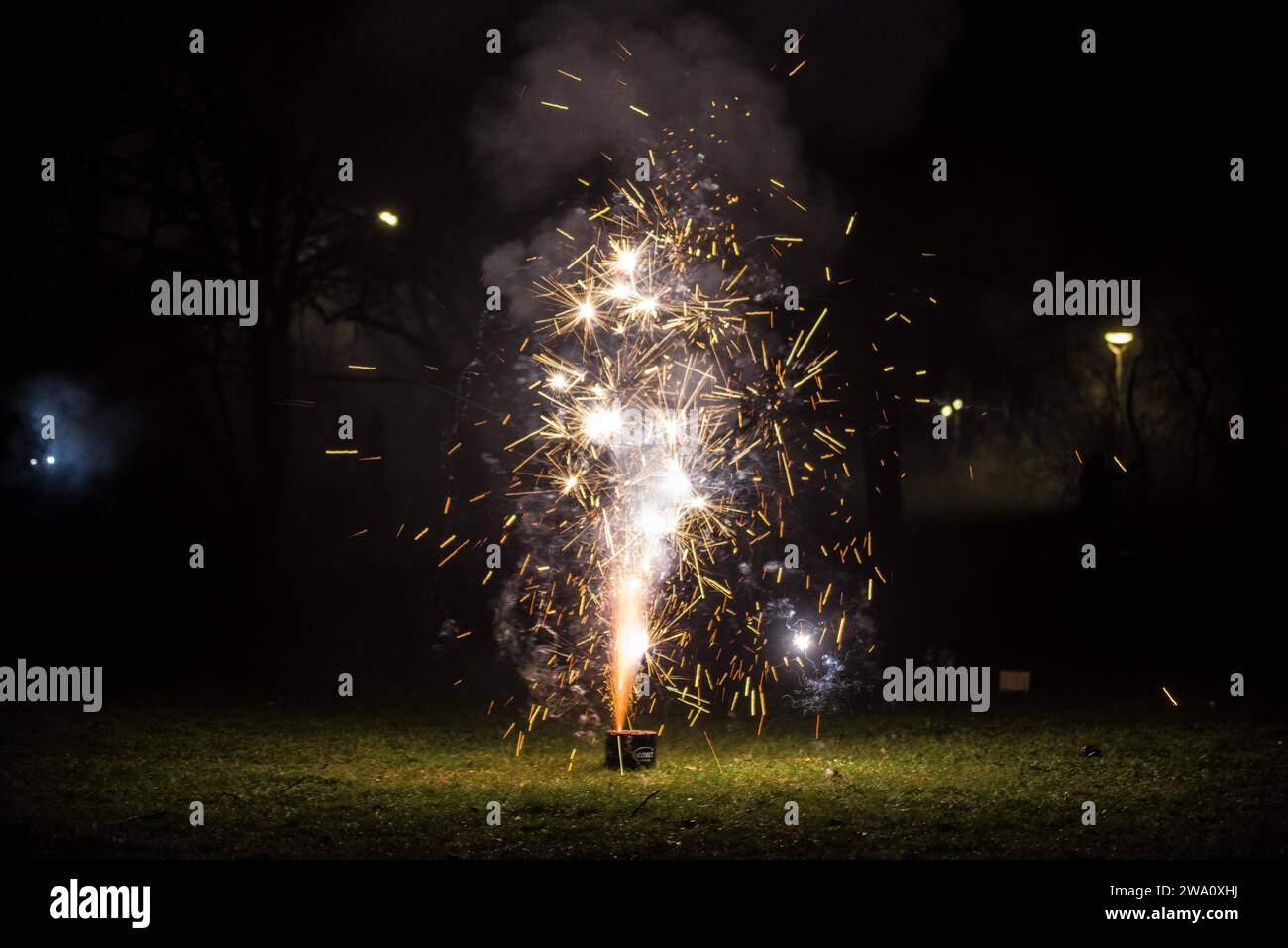 Munich, Germany. January 1, 2024: Fireworks in Munich, Germany. (Credit Image: © Sachelle Babbar/ZUMA Press Wire) EDITORIAL USAGE ONLY! Not for Commercial USAGE! Credit: ZUMA Press, Inc./Alamy Live News Stock Photo