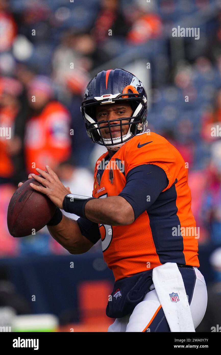 Denver Broncos quarterback Russell Wilson (3) against the Los Angeles ...