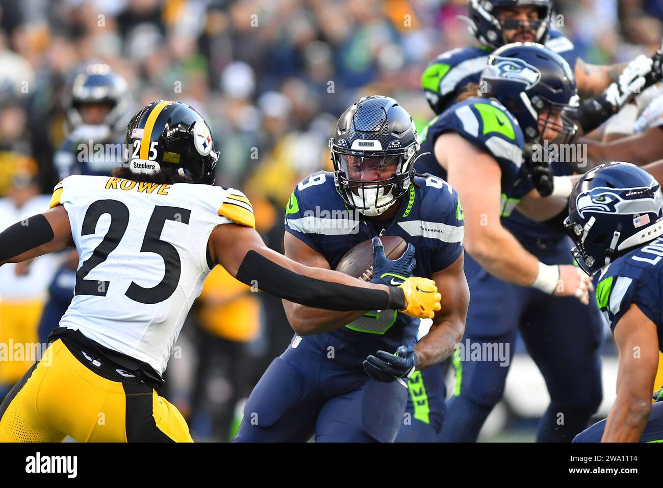 Seattle, WA, USA. 31st Dec, 2023. Seattle Seahawks running back Kenneth Walker III (9) during the NFL Football game between the Pittsburgh Steelers and Seattle Seahawks in Seattle, WA. Pittsburgh defeated Seattle 30-23. Steve Faber/CSM (Credit Image: © Steve Faber/Cal Sport Media). Credit: csm/Alamy Live News Stock Photo
