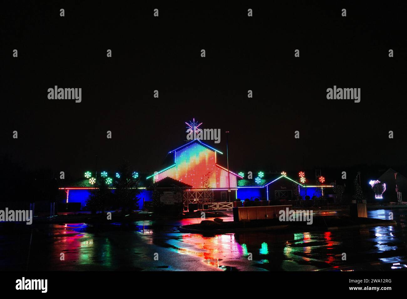 Overland Park, Kansas December 15, 2023 Christmas Lights at Deanna