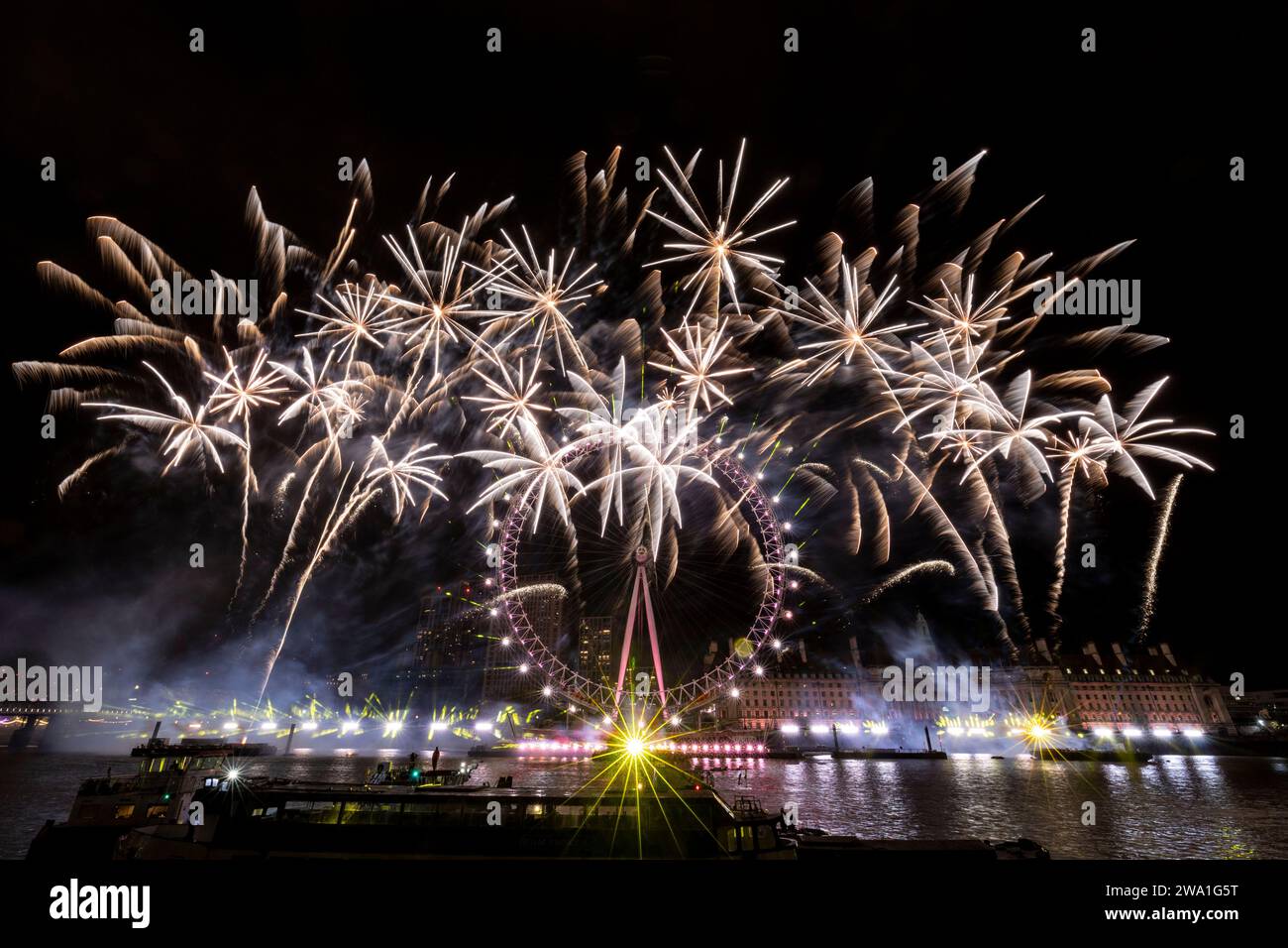 New Years firework display London 2024 at The London Eye on The River ...