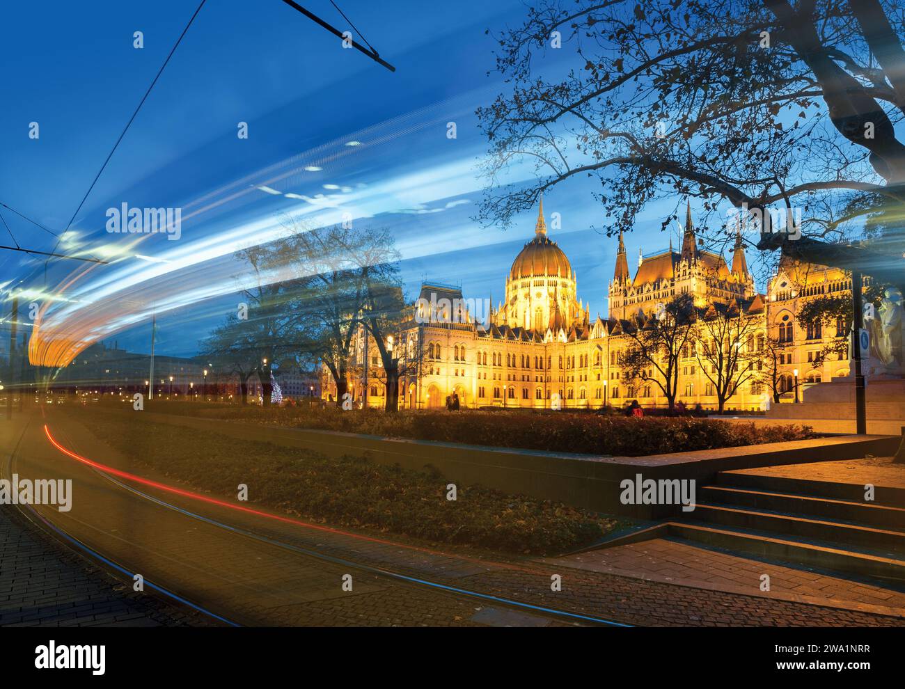 Hungarian parliament building night hi-res stock photography and images ...
