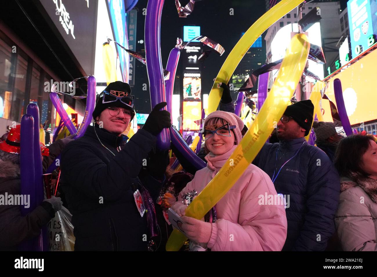 New York United States 30th Dec 2023 Revelers Gather In Times Square To Celebrate The New Year And Watch The Ball Drop Photo By Catherine Nancesopa Imagessipa Usa Credit Sipa Usaalamy Live News 2WA21EJ 