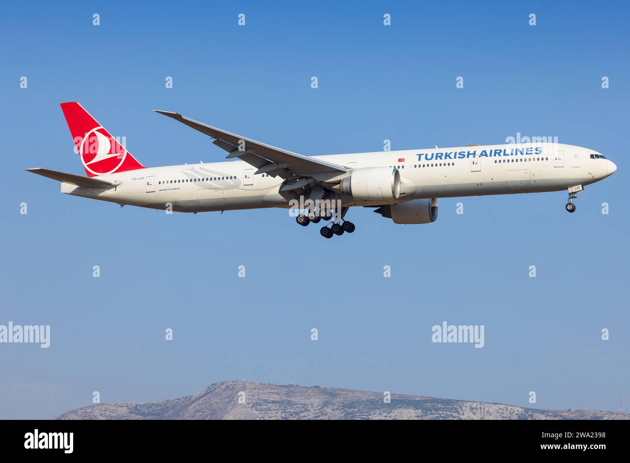 Athen, Greece - August 28th, 2023: Turkish 777 approaching Athen airport Stock Photo