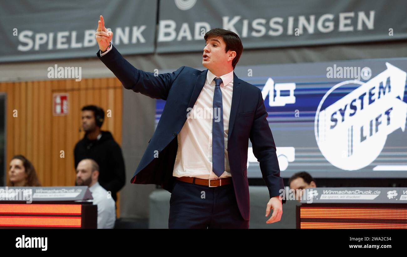 Headcoach Pedro Calles (EWE Baskets Oldenburg). 29.12.2023, Basketball